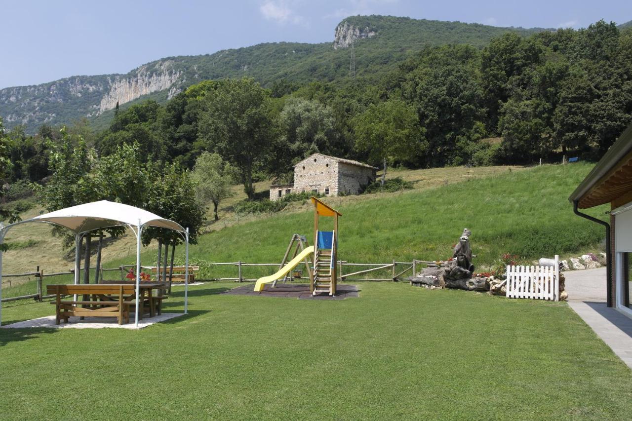 Agriturismo Fattoria Monte Baldo Vista Lago Каприно Веронезе Екстериор снимка