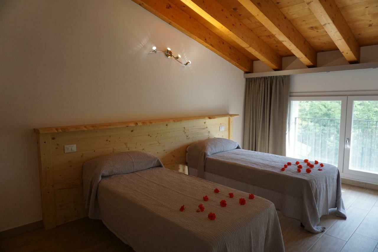 Agriturismo Fattoria Monte Baldo Vista Lago Каприно Веронезе Екстериор снимка